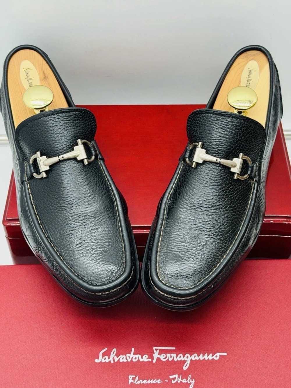 Salvatore Ferragamo Black Pebbled Leather Bit Loafers Gancini Shoes  9 EE WIde